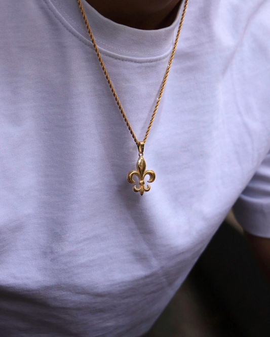 Minimal Fleur-de-Lis Chain