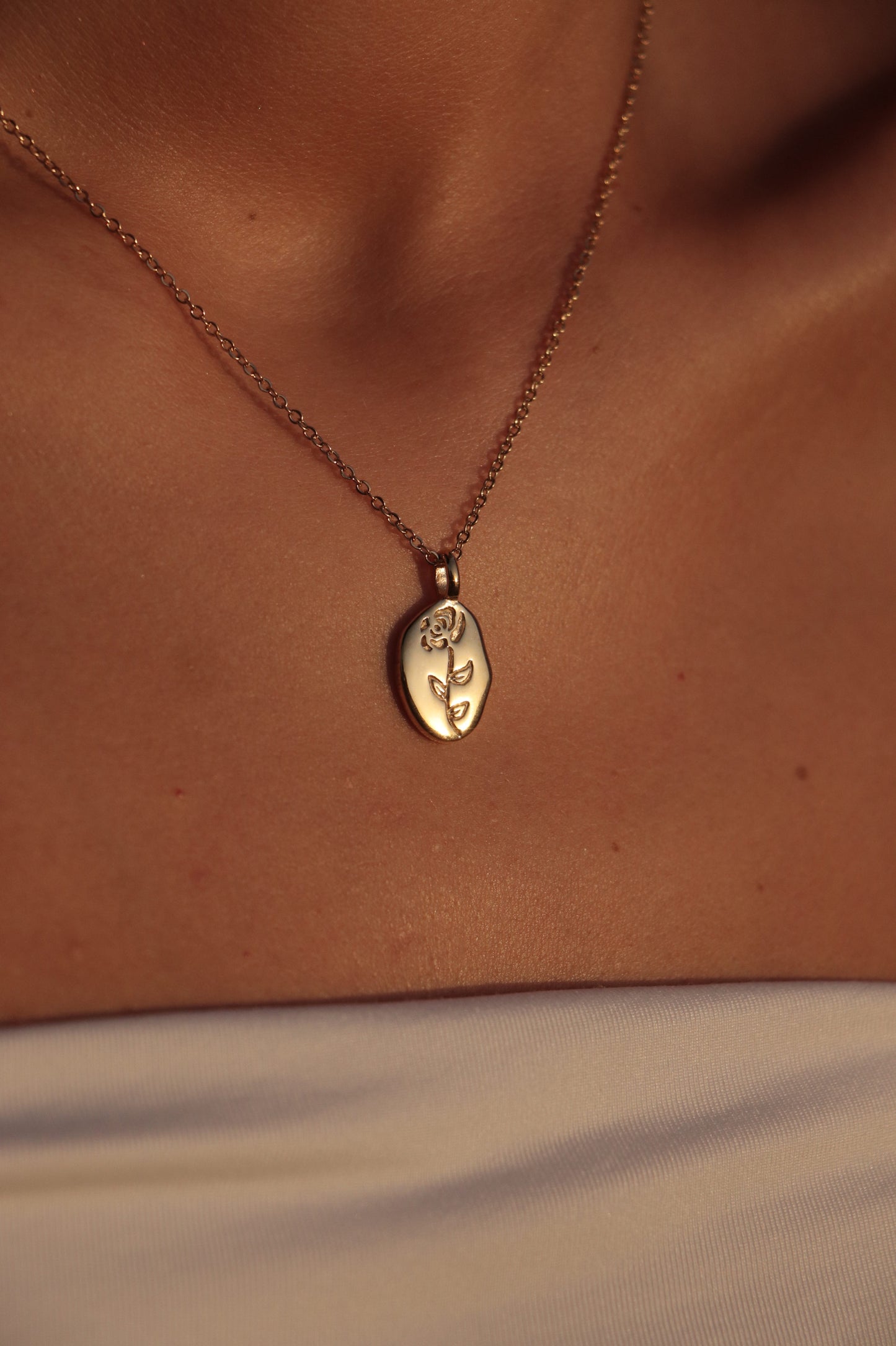 Minimal Rose Engraved Necklace